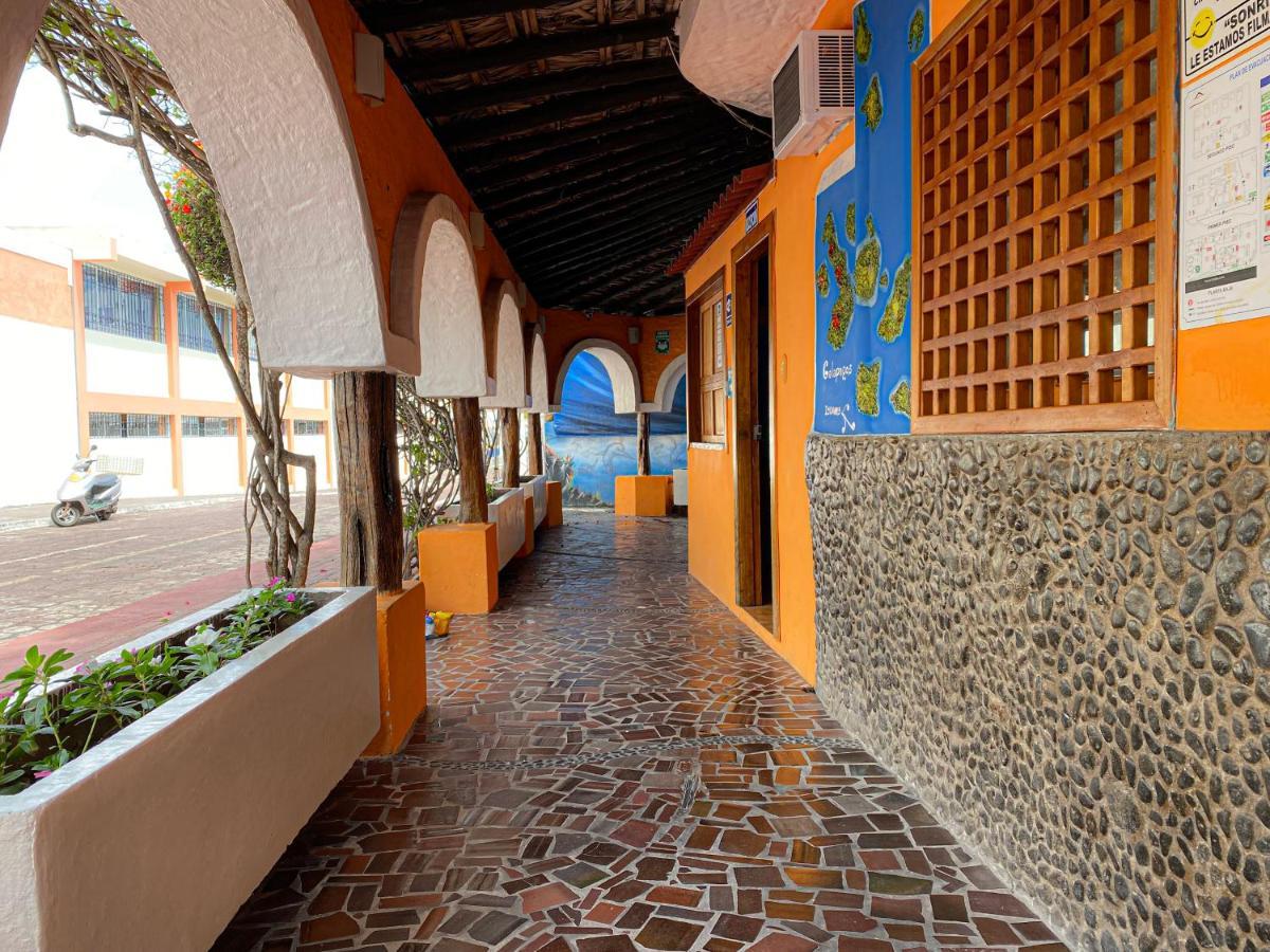 Hotel Crossman Puerto Ayora  Luaran gambar